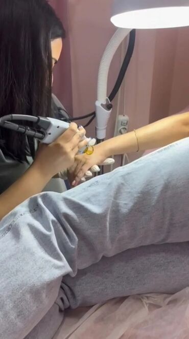 Inzibati heyət: Lazeroloq işləmişəm 1 il, sertifikatımda var, lazeroloq işi axtarıram