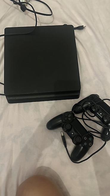 Sony PlayStation 4 Slim oyun konsolu Xüsusiyyətlər: - Model: PS4 Slim