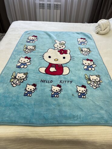 укутанная в одеяло: Продаю детские одеяла по 499 сом каждое окончательная цена