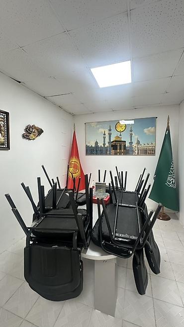 квартира на один день: Сдаю Офисный кабинет: IT-компания, 30 м², В административном здании, С ремонтом, Первая линия — 9