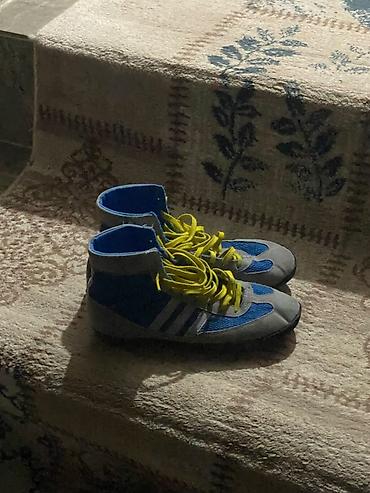 Мырзалардын бут кийими: Эркектердин кроссовкасы, 40, Adidas, Колдонулган, түсү - Көгүлтүр, Акылуу жеткирүү, Өзү алып кетүү — 2