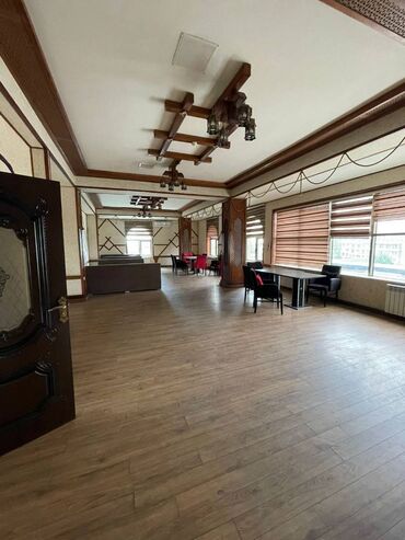 Digər kommersiya daşınmaz əmlakı: Xətai rayonu, 550 kvm olan təmirli obyekt icarəyə verilir 3500 manata — 5