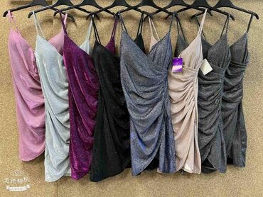 Haljine: Komplet: 3200 din.
Pliš-elastin ili kupovinom dve cena je 4700 🥰 — 3