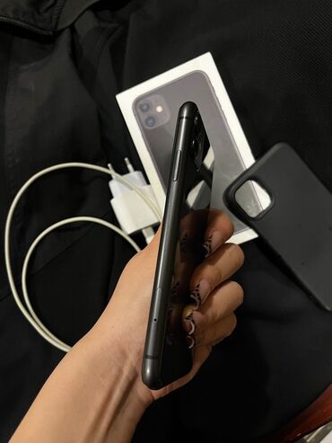 Apple iPhone: IPhone 11, 64 GB, Qara, Face ID — 3