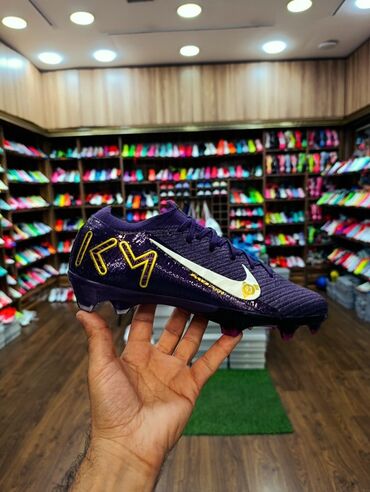 Səndəl və şəp-şüplər: Məhsul: Futbol butsası – Nike Mercurial seriyasına aid model - Rəng