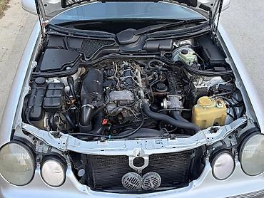 Mercedes-Benz: Mercedes-Benz E-Class: 2.2 l | 1999 il Sedan — 13