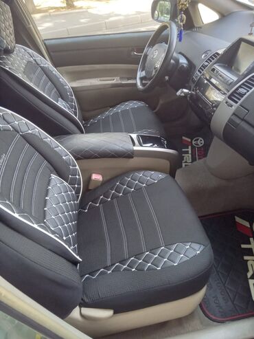 Toyota: Toyota Prius Hybrid – liftbek - Yanacaq sistemi: hibrid (benzin + — 9