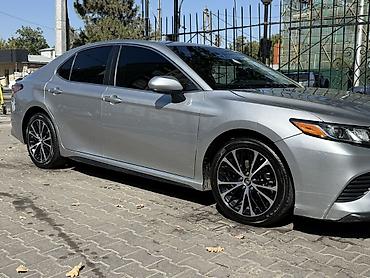 Toyota Camry: 2018 г., 2.5 л, Автомат, Бензин, Седан