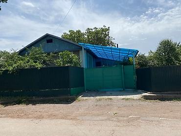 Продажа коттеджей и домов: Продается дом в г. Орловка Некрасова 79 •3 спальни, 2 зала — 2