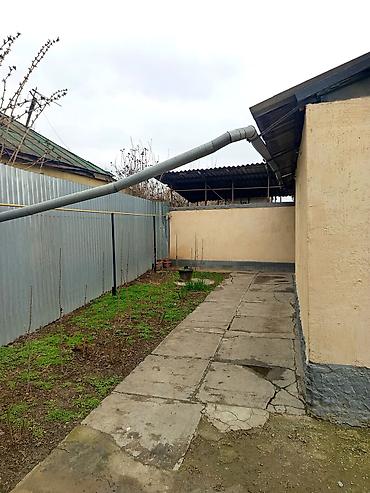 Продажа коттеджей и домов: Продается участок с домом, центр с. Новопавловка, 9 соток, район рынка — 10