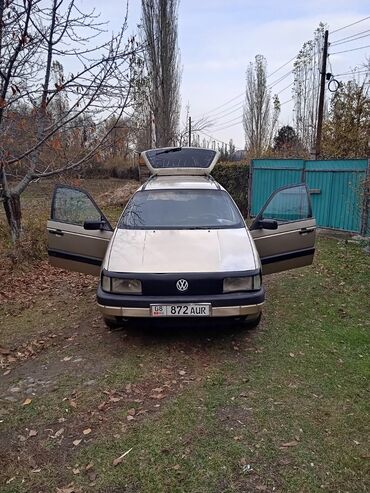 слесарь универсал: Volkswagen Passat: 1988 г., Механика, Универсал