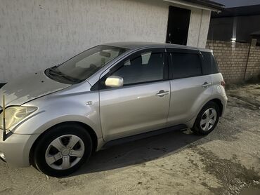 Toyota: Toyota ist: 2003 г., 1.5 л, Автомат, Бензин, Хэтчбэк