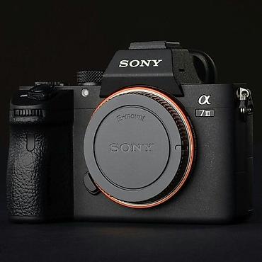 iphone 13 pro max ucuz: Sony Alpha a7 III (ILCE-7M3) tam kadr güzgüsüz fotoaparat - 24.2 MP — 1