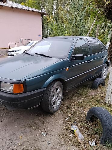 Volkswagen: Volkswagen Passat: 1990 г., 1.8 л, Механика, Бензин, Седан — 4
