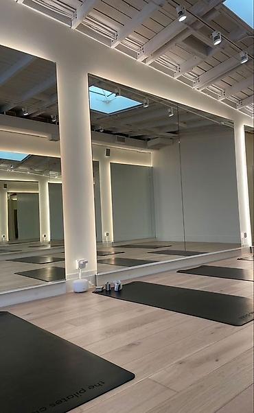 Зеркала: Зеркало для спортзала, состоящее из нескольких панелей. Подходит для — 15