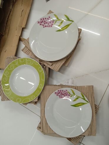 посуды набор: Набор столовых тарелок с современным рисунком: десертная тарелка 6 шт