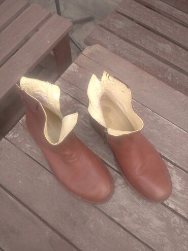 коричневые мужские ботинки: Ботинки