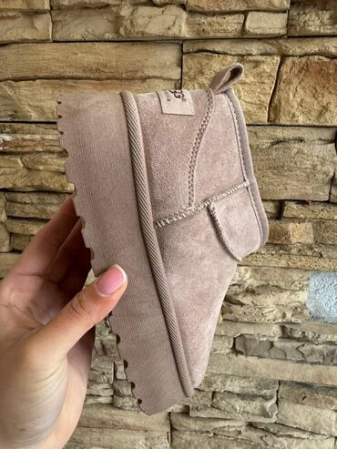 Ugg obuća: Ugg čizme — 22