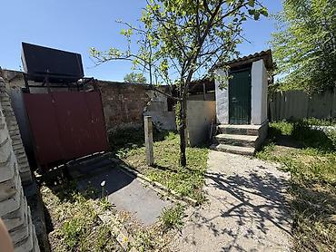 Продажа коттеджей и домов: 🏡 Продаётся уютный дом в Кара-Балте! 📍 Адрес: ул. Центральная, 174Б — 4