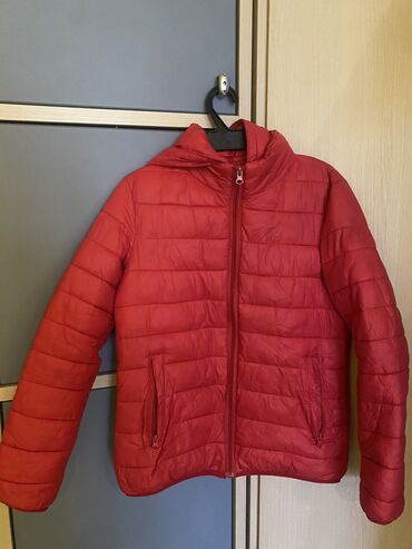 тедди куртка с капюшоном: Красная куртка 😍 Осень-весна 🌸 Размер для маленьких миледи XL А так