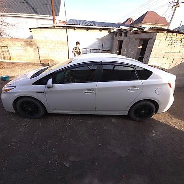Toyota: Toyota Prius: 2012 г., 1.8 л, Вариатор, Гибрид, Хэтчбэк — 2