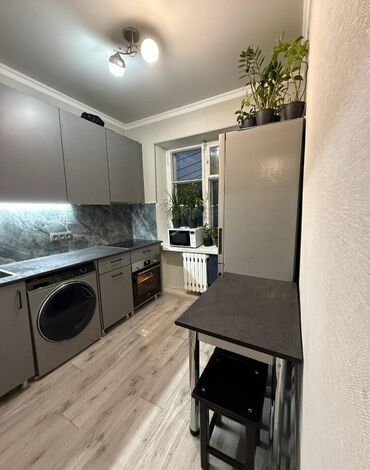 сдаю квартира район дордой: 2 комнаты, 42 м², Сталинка, 2 этаж, Евроремонт