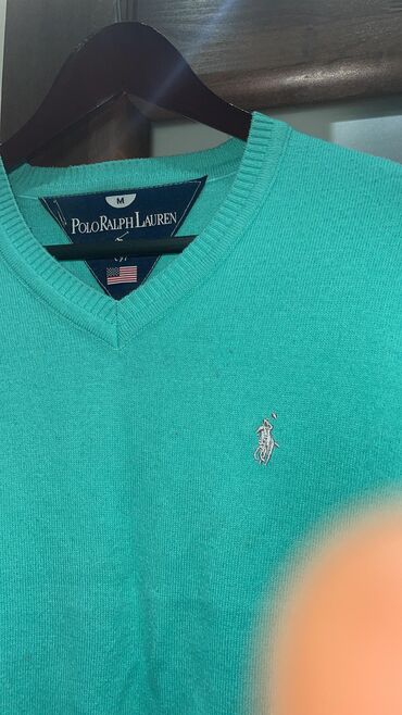 Sviterlər: Kişi üçün sviterlər,hamisi yaxşi vezoyyetde,razmer M-L — 6