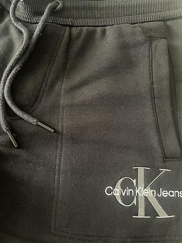 jogger şalvar: Calvin Klein Jeans kişi jogger şalvarı - Rəng: qara - Model: CK Jeans — 2