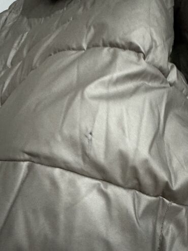 Пуховики и зимние куртки: Зимняя куртка пуховик. Цвет бронза. Напрлнитель Полиэстер 100%. размер — 5