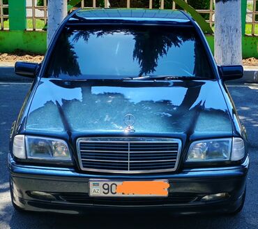 mersedes unversal: Mercedes-Benz 220: 2.2 l | 2000 il Sedan