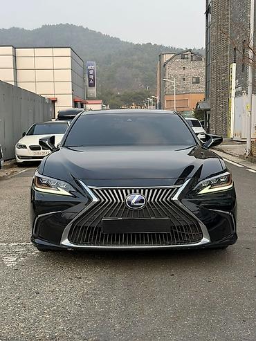 Lexus: Lexus ES: 2019 г., 2.5 л, Автомат, Гибрид, Седан — 1