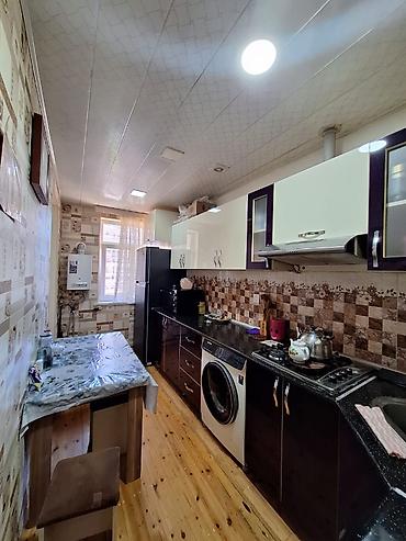 2 ci mikrorayon: Bakı, Bakıxanov qəs., 4 otaqlı, Köhnə tikili, m. Neftçilər, 72 kv. m — 2