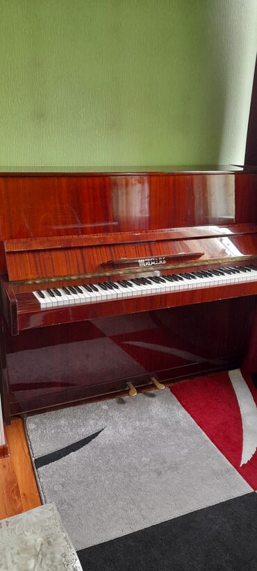 гитарный чехол: Продаётся пианино "Тюмень " в отличном состоянии