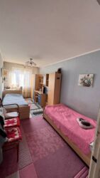 сдаю квартиру микрорайон кокжар: 3 бөлмө, 58 кв. м, 104-серия, 5 кабат, Косметикалык ремонт