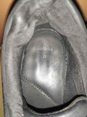 Продавцы-консультанты: Эти все женские обуви восемь пар за 5000 сом все в хорошем состоянии — 20