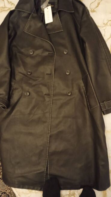Paltolar: Trend yoldan təzə alınıb. Dəri palto, heç geyinilmiyib. Bedeni L — 3