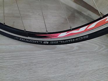 Şosse velosipedləri: Cube Attain Pro modeli yüngül Fulcrum disklərə malikdir. Alüminium — 10