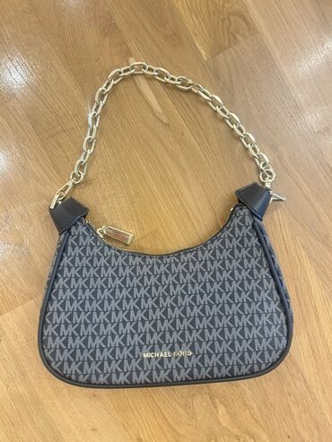 qaqa stil: Çiyin çantası, Michael Kors