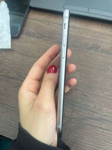Apple iPhone: IPhone 6, < 16 ГБ, Серебристый, Отпечаток пальца, Face ID