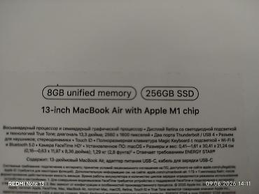 ucuz macbook pro: Apple noutbuk – Space Gray rəngdə, metal korpus. Qapaqda Apple loqosu — 4