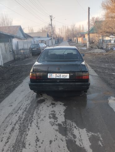 Volkswagen: Volkswagen Passat: 1992 г., 1.8 л, Механика, Бензин, Седан