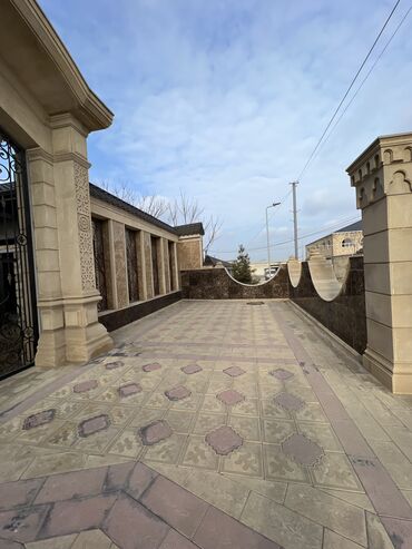 Kommersiya daşınmaz əmlakının satışı: Gəncədə möhtəşəm obyekt satılır.Xəstəxana,gözəllik mərkəzi,uşaq — 30