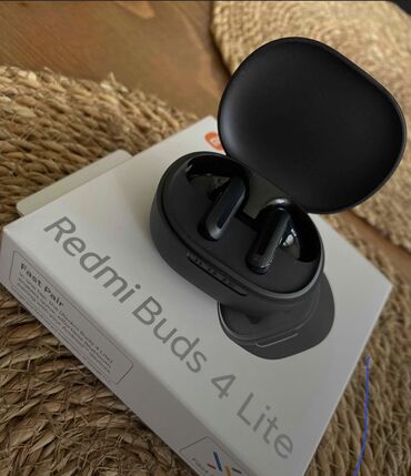 беспроводной наушник: Б/у Беспроводные (Bluetooth) Наушники, Xiaomi, цвет - Черный