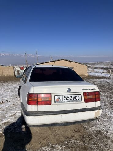 продаю аварийный: Volkswagen Passat: 1994 г., 2 л, Механика, Бензин, Седан