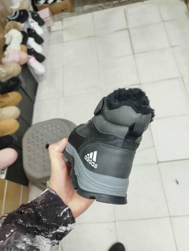 Čizme: Adidas dečije kanađanke NOVO Novo Brojevi 25 do 36 Maslinaste 31 do — 10