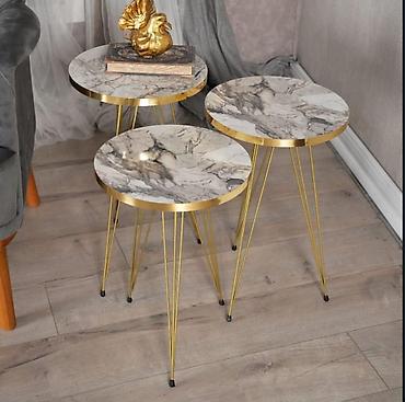 kanabe sofa: Set od 3 pomoćna/klub stolića – moderni dizajn sa zlatnim nogarama - — 2