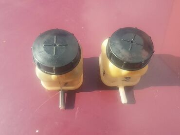 Auto delovi: Boca tečnosti kočnica, kvačila Lada 2107 Riva, Lada Niva, Lada 2104 — 12