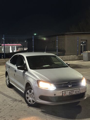 скания 420: Volkswagen Polo: 2010 г., 1.6 л, Механика, Бензин, Седан
