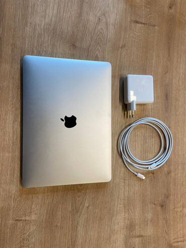 apple whatc: Apple MacBook, 13.5 ", Apple M2 Pro, 256 GB