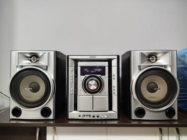 калонка музыкальный центр: Продаю SONY музыкальный центр есть AUX. есть и другие муз центры